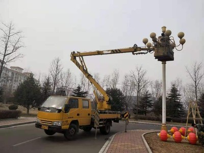 都江堰高空车出租,曲臂车租赁,升降车出租,路灯车租赁随叫随到