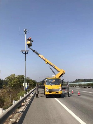 路灯车租赁 鸿炜信高空设备出租 武汉大道路灯车出租