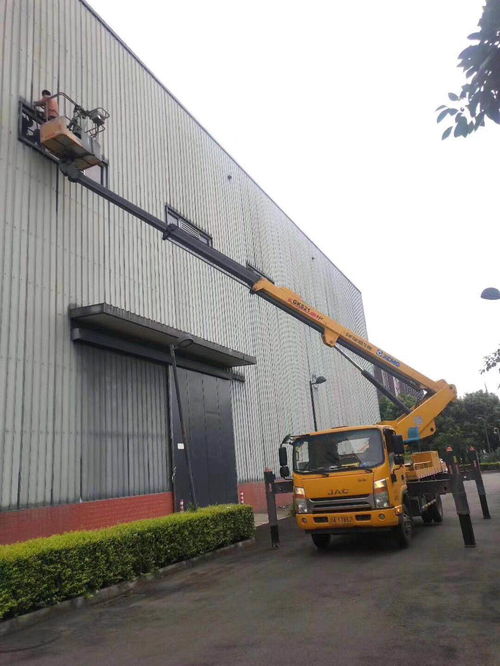 成都高空车专业租赁,路灯车出租,升降车,登高车出租