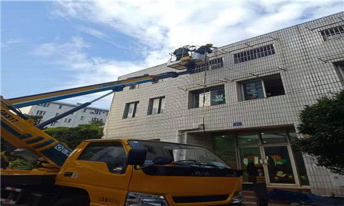 路灯车