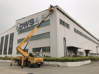图 广州从化出租升降车,高空作业车,路灯车出租,鑫越路桥 广州租赁