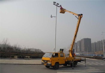 黔南18米路灯车出租