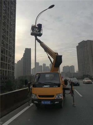 路灯车出租(图)-路灯车出租中心-湖北路灯车出租