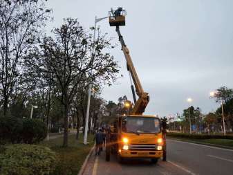 台山升降车出租,高空车出租,登高车,路灯车,高空作业车租赁