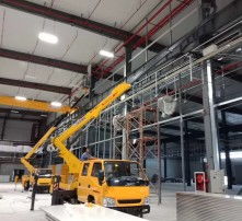 高清图片路灯车出租 为现代城市照明施工提供专业解决方案